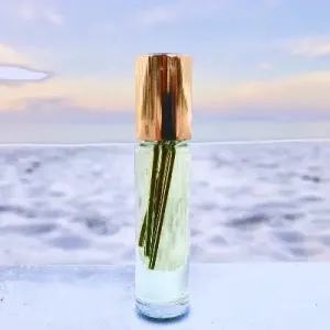 SANDALWOOD NATURAL PERFUME.  Helps relieve anxiety, stress   provides mental clarity.  100% natural alternative to chemical fragrances!